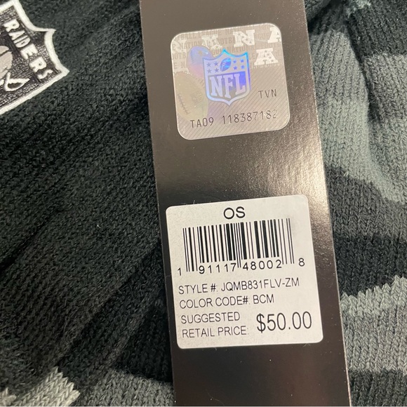 Raiders Beanie and Gloves set - Picture 4 of 4